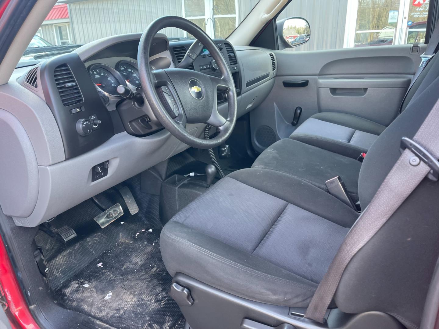 2011 Red /Black Chevrolet Silverado 2500HD Work Truck Long Box 4WD (1GC0KVCG8BF) with an 6.0L V8 OHV 16V FFV engine, 6-Speed Automatic transmission, located at 547 E. Main St., Orwell, OH, 44076, (440) 437-5893, 41.535435, -80.847855 - Photo#20